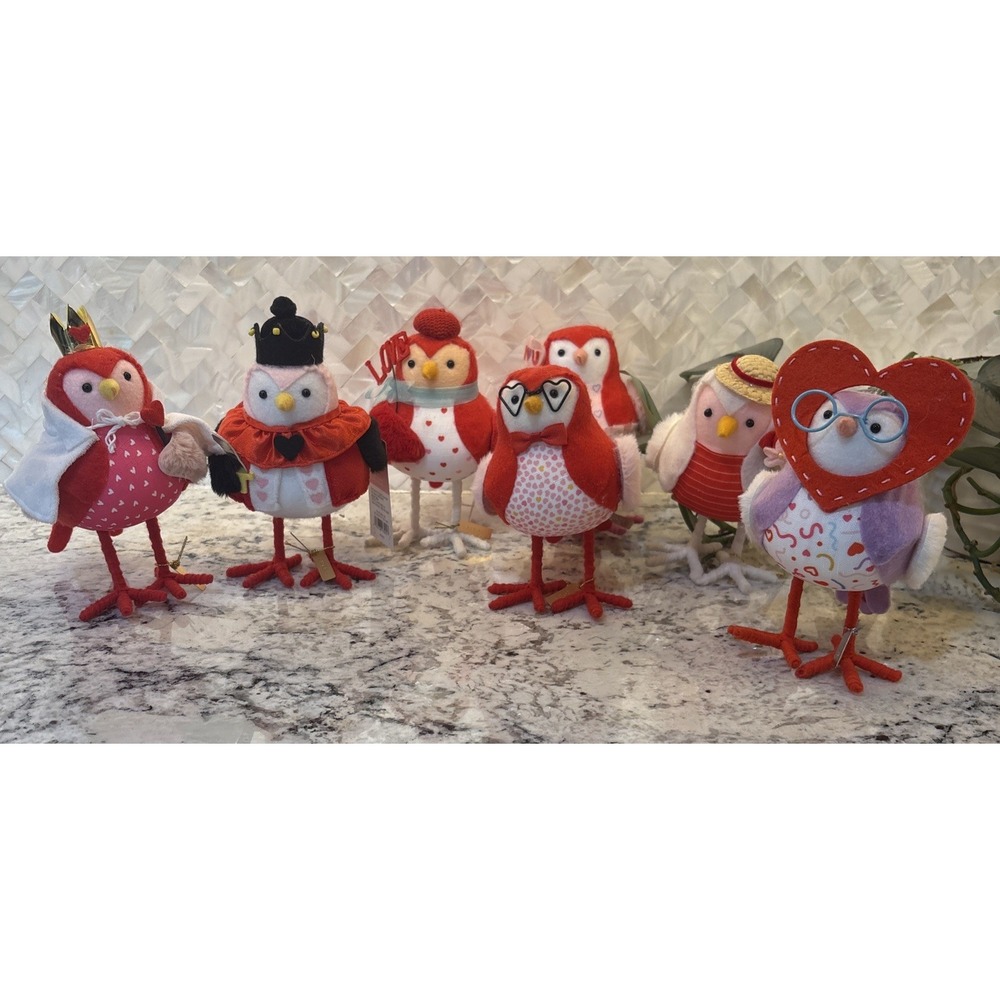 Target Spritz Featherly Friends Bird Valentines Day 2022-24 Queenie Kingsley Jet